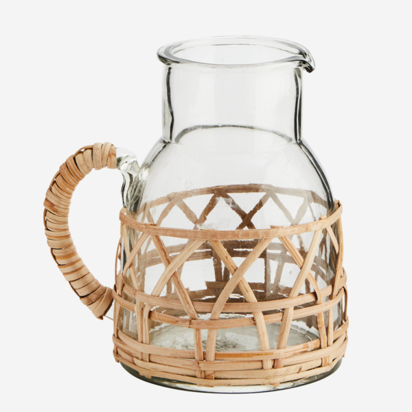 Cruche en verre avec canne en bambou