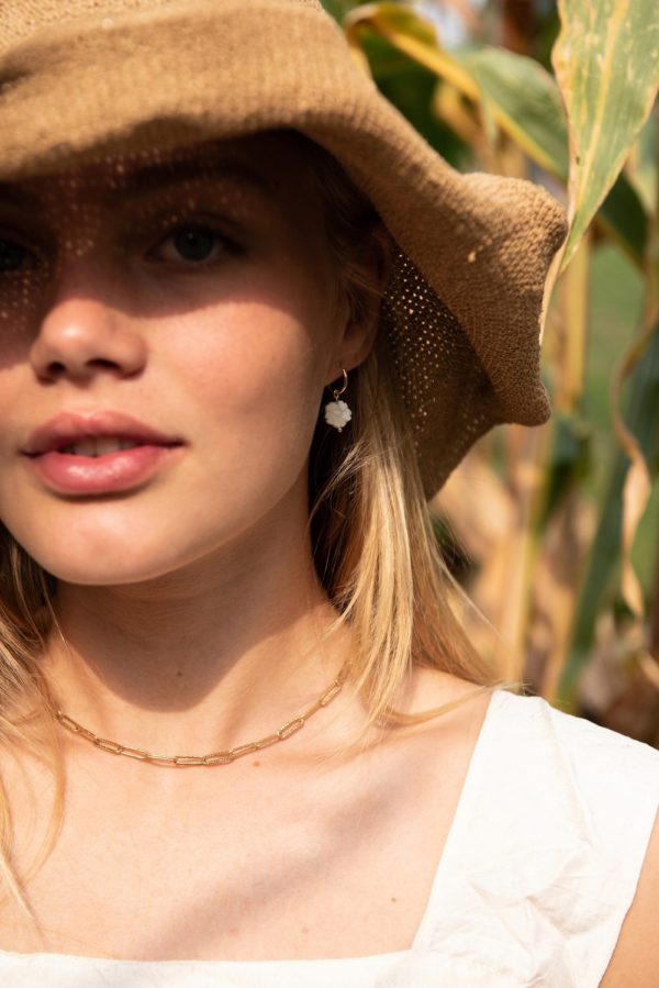 Paire de boucles d'oreilles Fleur en nacre – Image 2