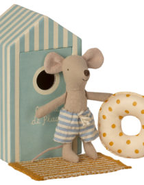 Petit frère souris et sa Cabane de Plage