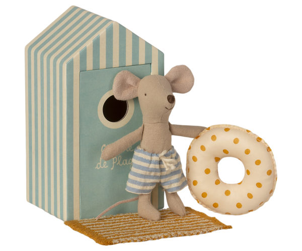 Petit frère souris et sa Cabane de Plage
