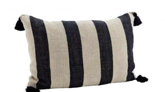 Coussin rayée à pompons