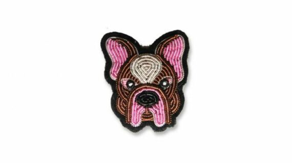Broche Bouledogue –  brodée à la main