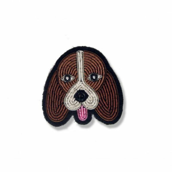 Broche Beagle –  brodée à la main
