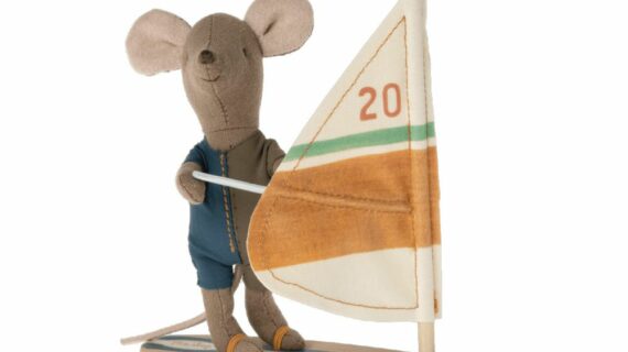 Les Miniatures - Souris de plage, petit frère surfeur
