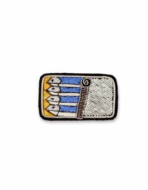 Broche Boite de Sardines –  brodée à la main