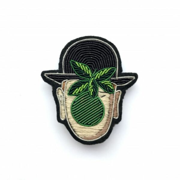 Broche Visage Pomme –  brodée à la main