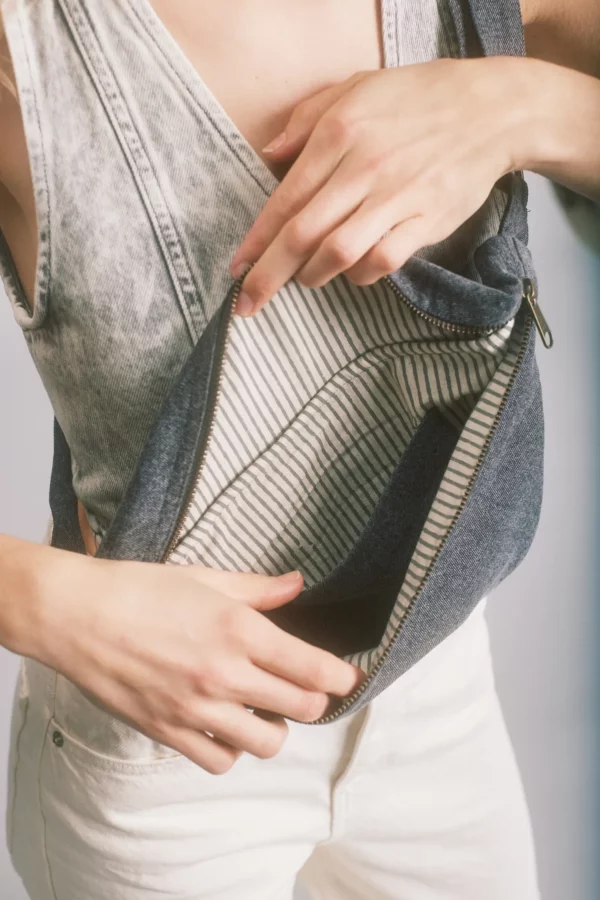 Sac banane Taille L Sasha Denim gris – Image 5