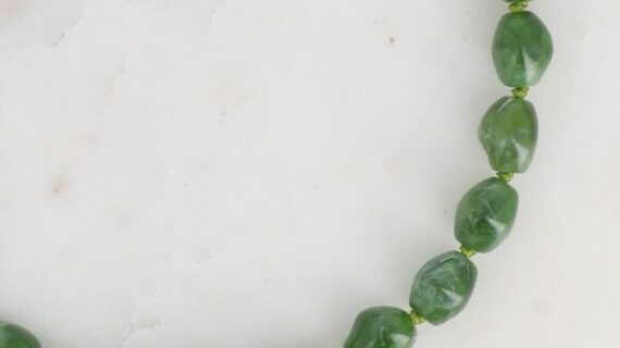 Collier Sixtine - grosses perles en résine colorée
