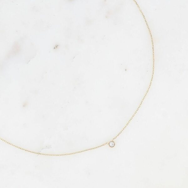 Collier - ras de cou avec petit oxyde de zirconium Doré