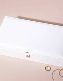 Grande boîte à bijoux blanche