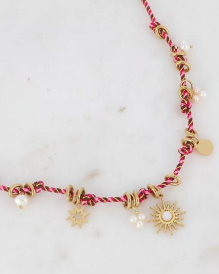 Collier sur cordon avec breloques en pierre naturelle et soleil