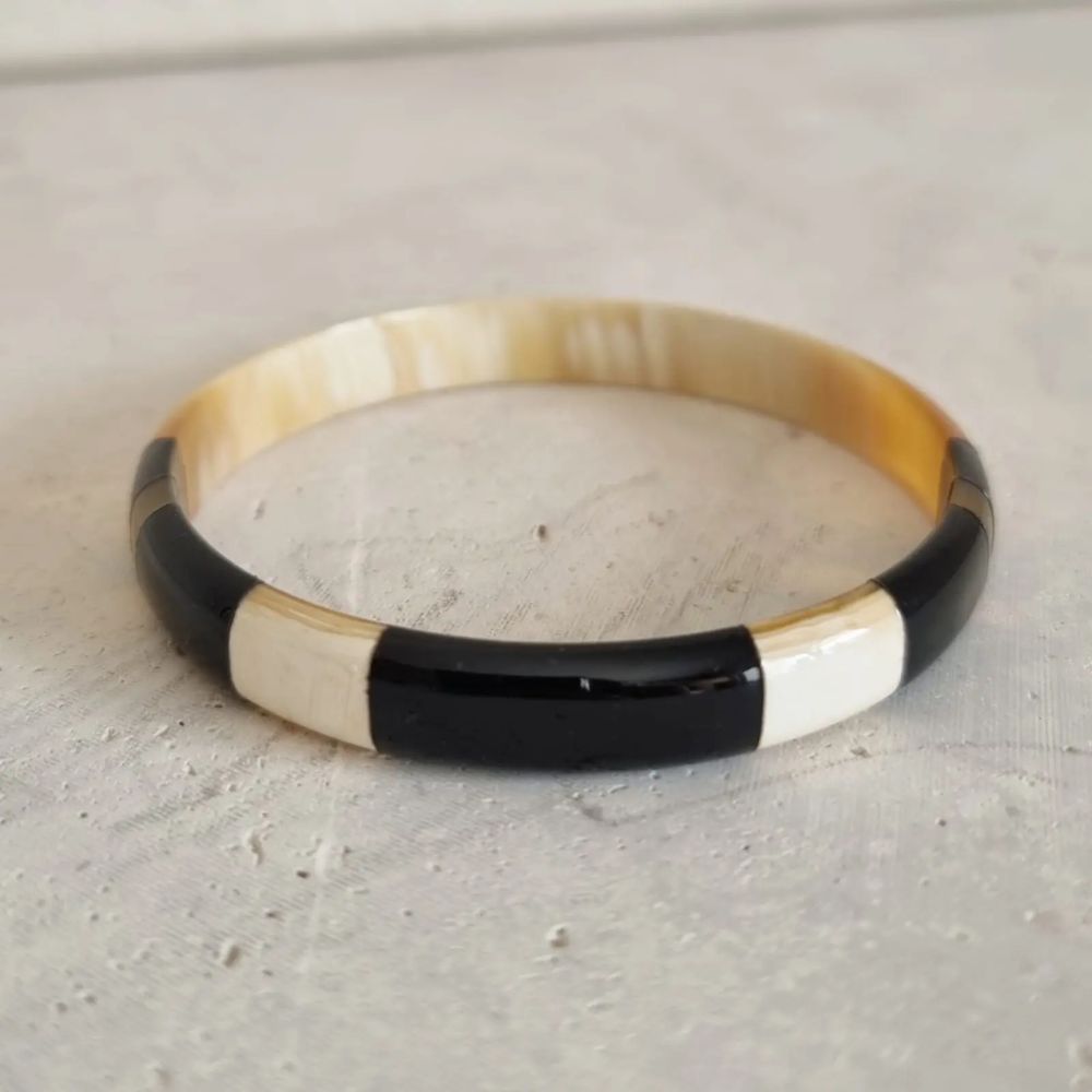 Bracelet Jonc Corne Black - Modèle Helios by Le Coin Sauvage - 1 cm